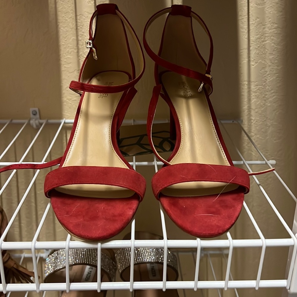 Never wear this shoes